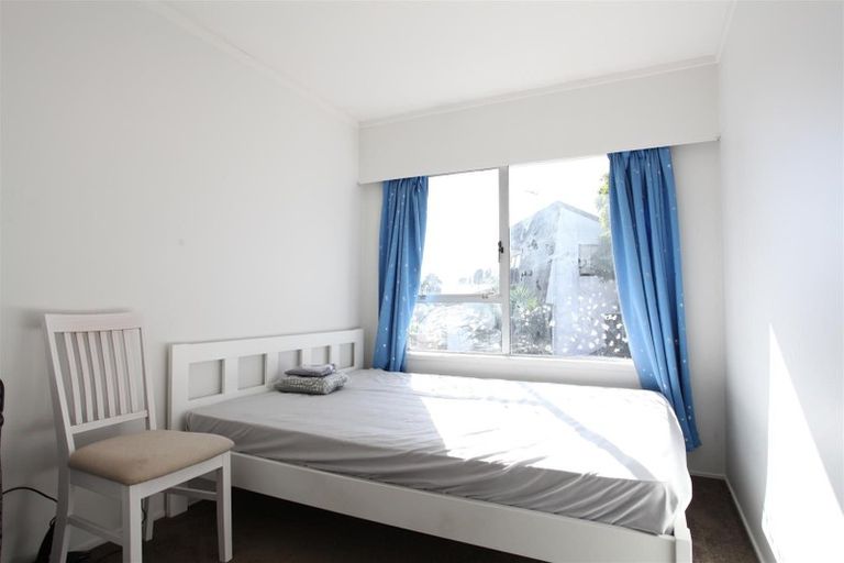 Photo of property in 1/48 Mirrabooka Avenue, Botany Downs, Auckland, 2010