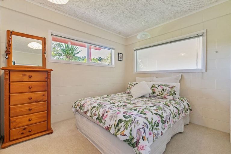Photo of property in 73a Island Bay Road, Beach Haven, Auckland, 0626