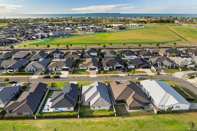 Photo of property in 44 Te Kio Crescent, Papamoa Beach, Papamoa, 3118