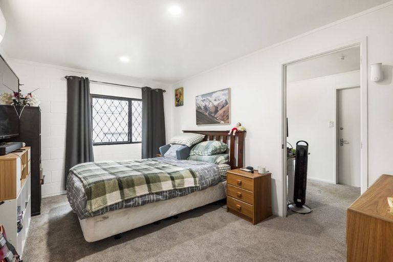 Photo of property in 3 Trevone Place, Forrest Hill, Auckland, 0620