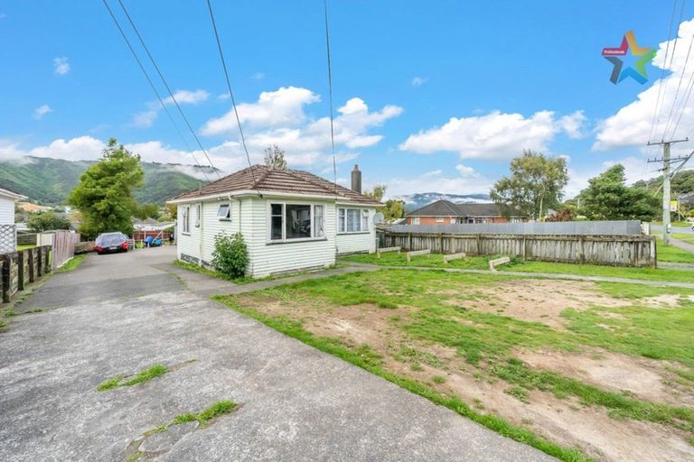 Photo of property in 132 Wellington Road, Wainuiomata, Lower Hutt, 5014