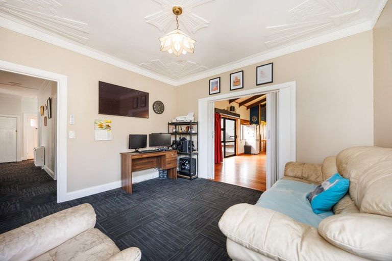 Photo of property in 19 East Street, Feilding, 4702