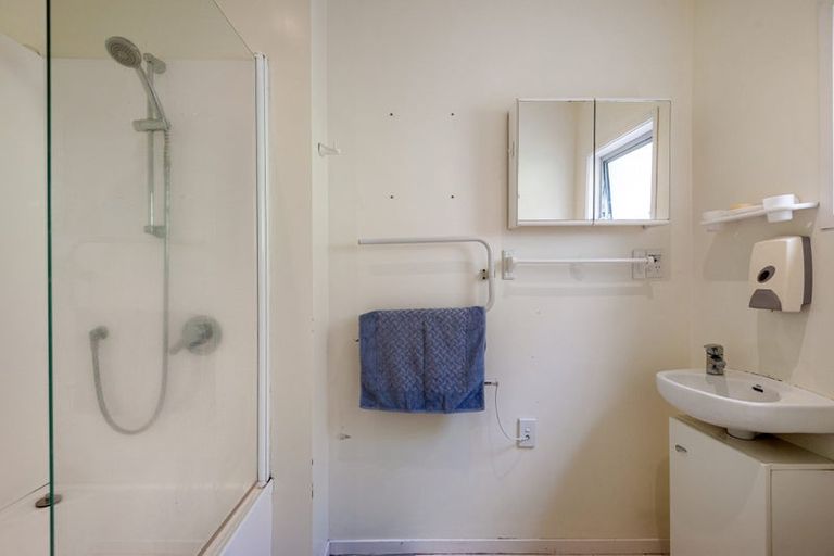 Photo of property in 25 Coromandel Crescent, Mairangi Bay, Auckland, 0630