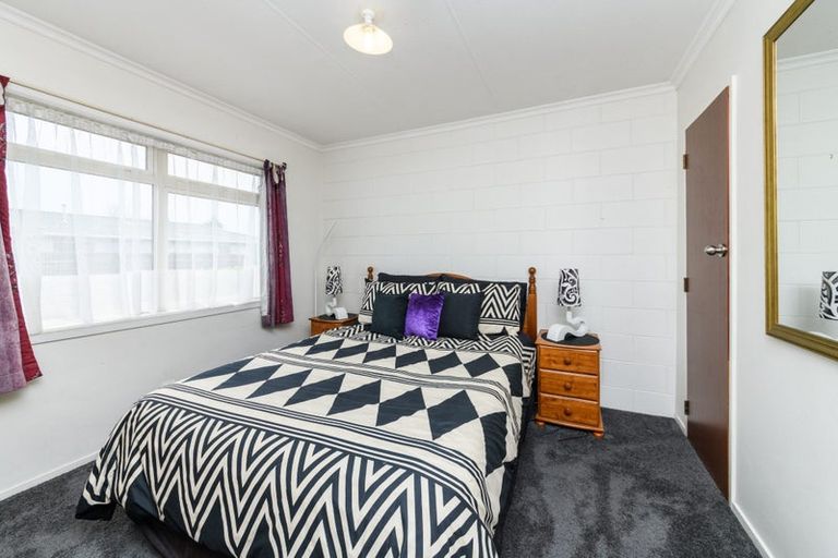 Photo of property in 2/299 Ruahine Street, Terrace End, Palmerston North, 4410