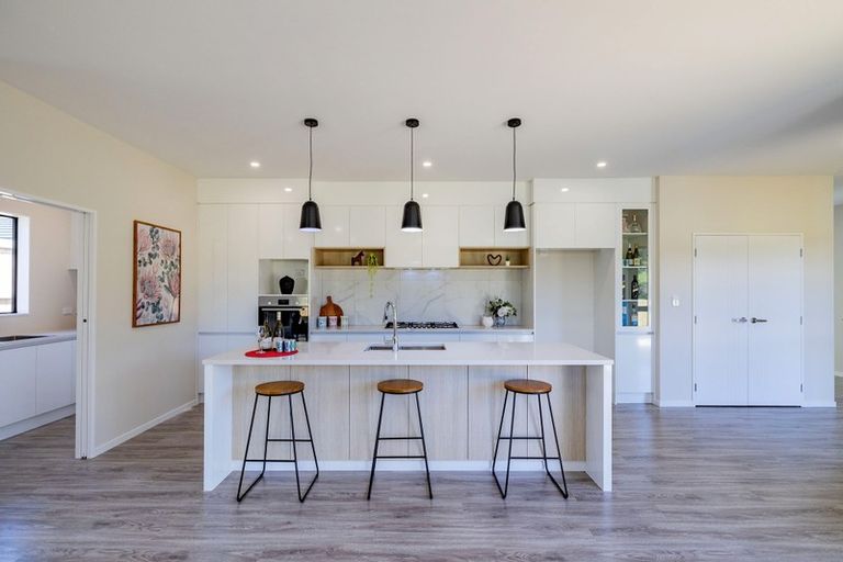 Photo of property in 18 Jeroboam Loop, Kumeu, 0810