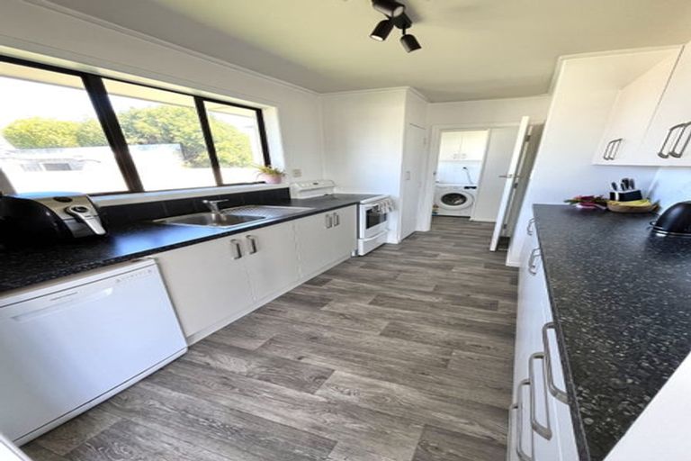 Photo of property in 66 Aloway Street, Wallacetown, 9816