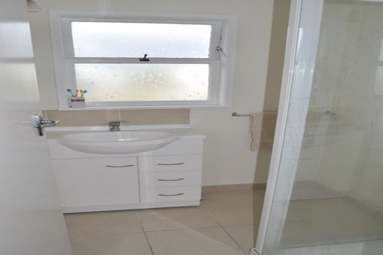 Photo of property in 3/44 East Coast Road, Milford, Auckland, 0620