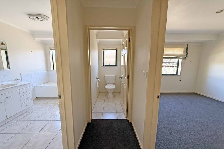 Photo of property in 85 Sandwich Road, St Andrews, Hamilton, 3200