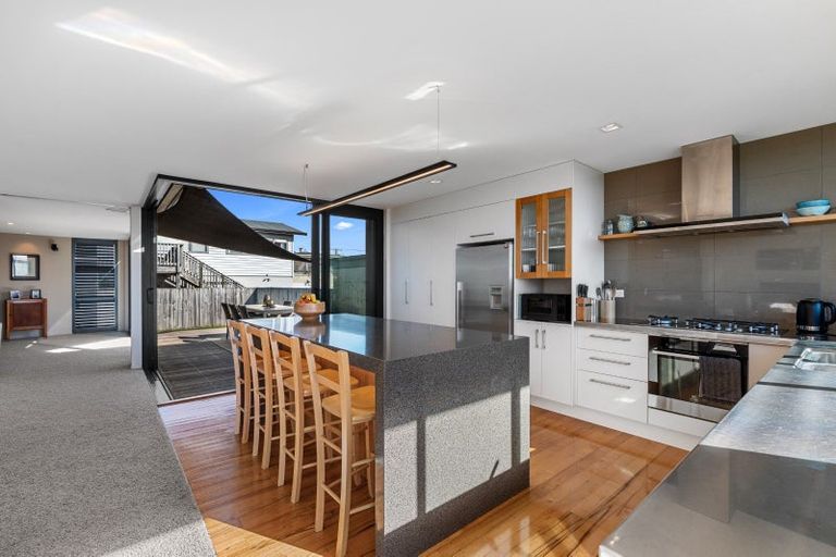 Photo of property in 3 Pine Avenue, Otumoetai, Tauranga, 3110