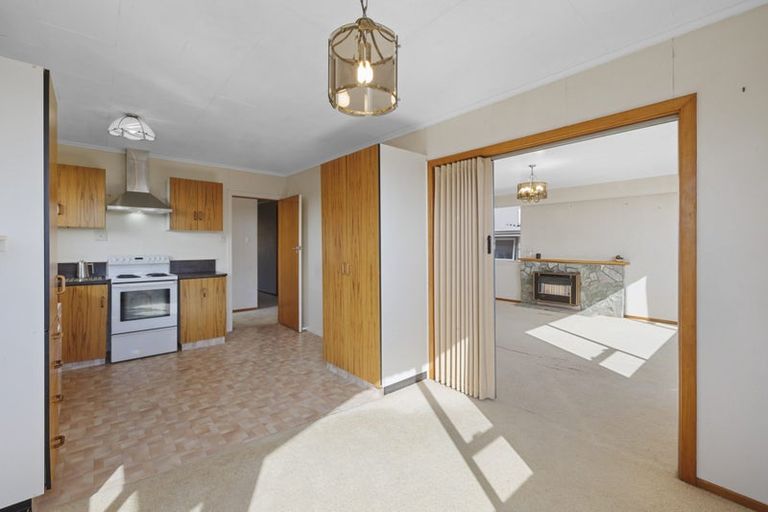 Photo of property in 11 Cumberland Street, Merrilands, New Plymouth, 4312