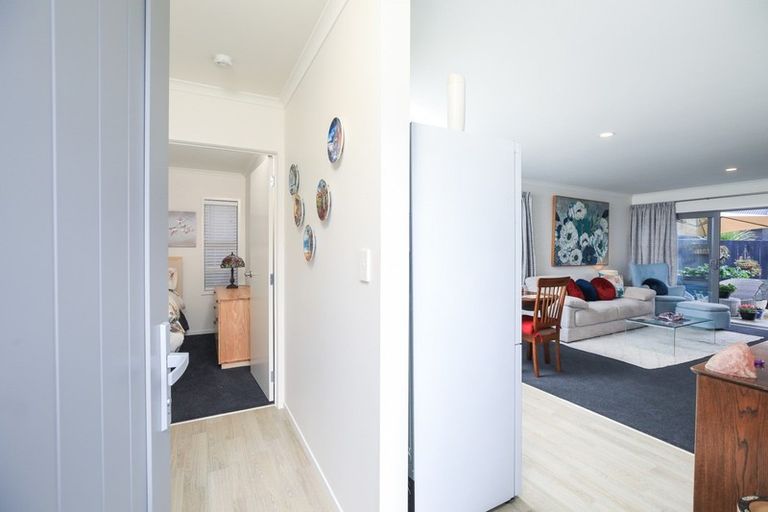 Photo of property in 2/4 Ross View Terrace, Dinsdale, Hamilton, 3204