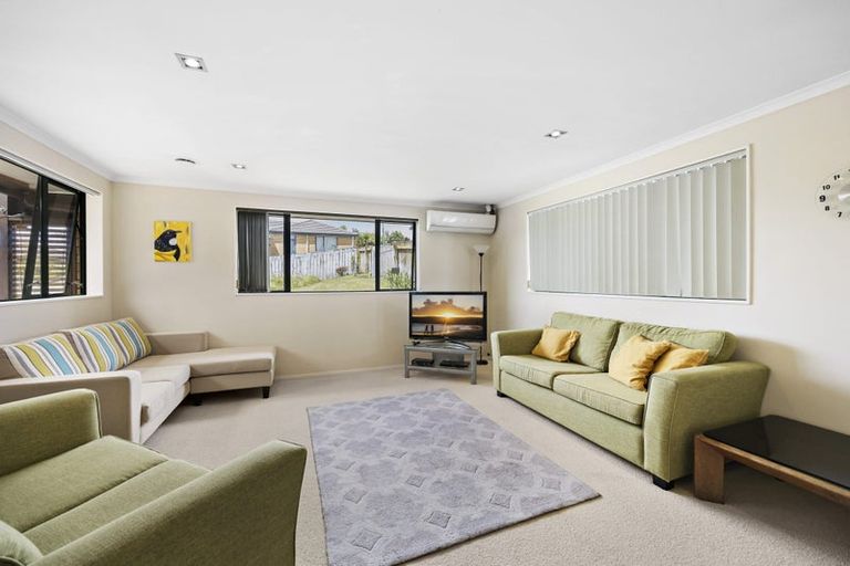 Photo of property in 21 Cartmel Avenue, Massey, Auckland, 0614