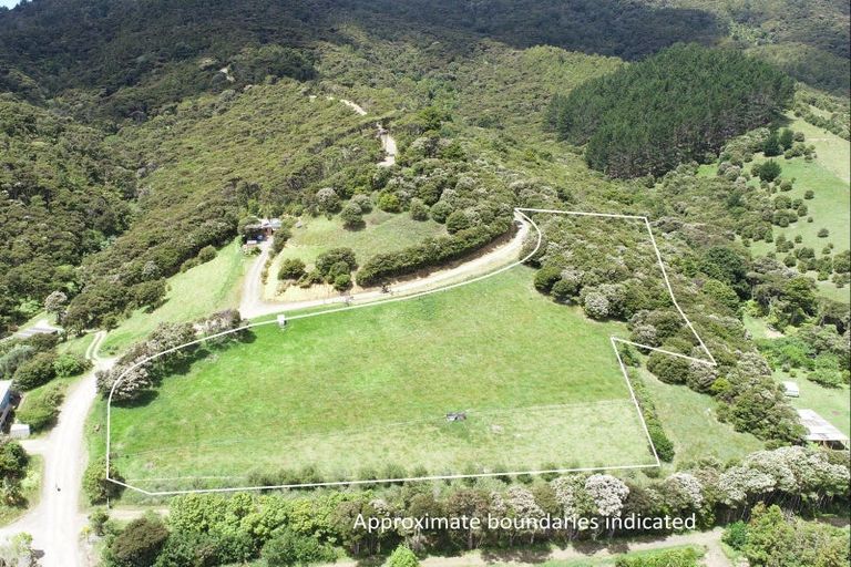 Photo of property in 18 Kawhina Lane, Kuaotunu, Whitianga, 3592