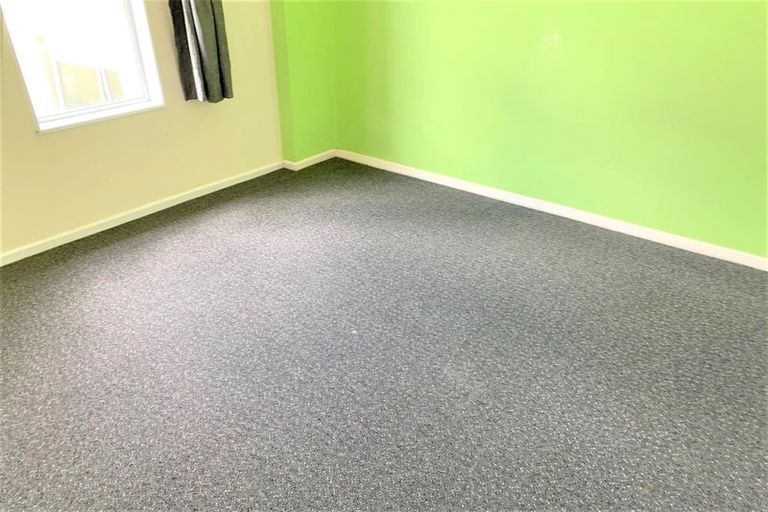 Photo of property in 2a Robson Street, Stokes Valley, Lower Hutt, 5019