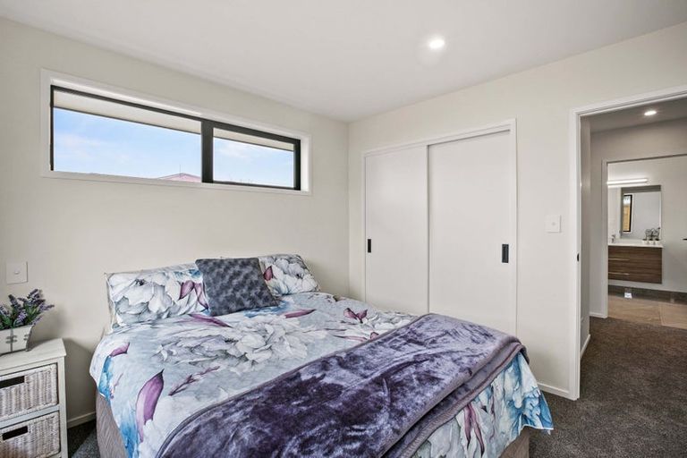 Photo of property in 2b Sandel Rise, Merrilands, New Plymouth, 4312