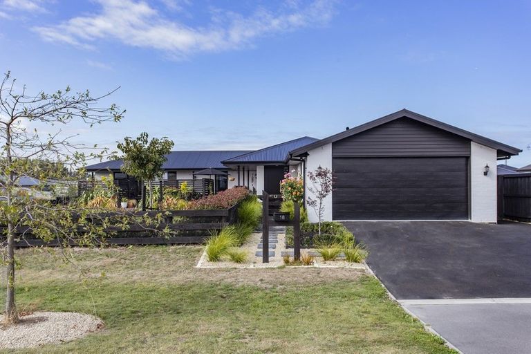 Photo of property in 18 Claremont Crescent, Amberley, 7410