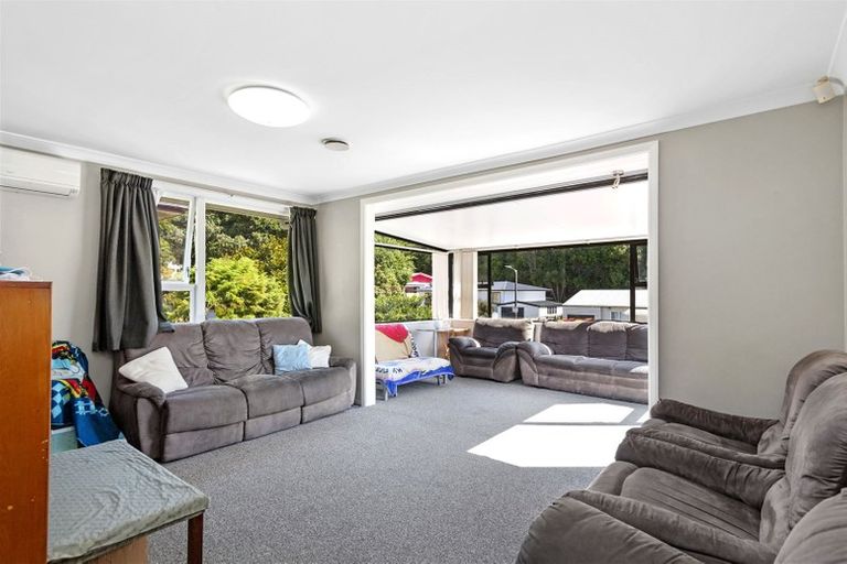 Photo of property in 65 Rangituhi Crescent, Takapuwahia, Porirua, 5022