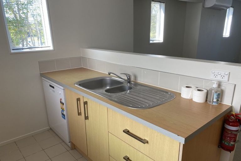 Photo of property in 433a West Coast Road, Glen Eden, Auckland, 0602