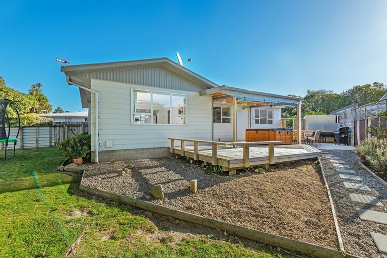 Photo of property in 12 Robinson Crescent, Westbrook, Palmerston North, 4412