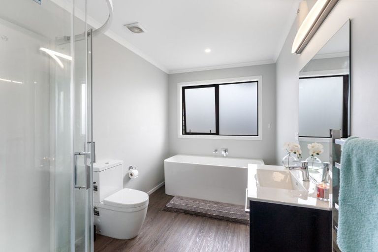 Photo of property in 1 Kikorangi Way, Paraparaumu, 5032