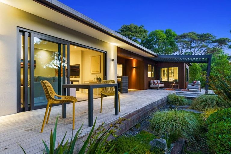 Photo of property in 154 Ngarara Road, Waikanae, 5391