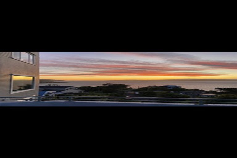 Photo of property in 58 Ferry Road, Days Bay, Lower Hutt, 5013