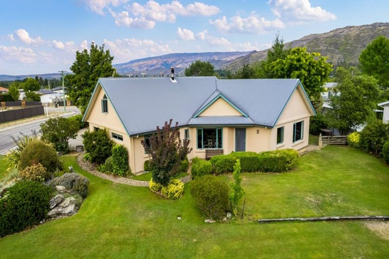 Photo of property in 24 Whitby Street, Clyde, 9330