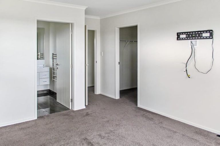 Photo of property in 32 Silicon Way, Fitzherbert, Palmerston North, 4410