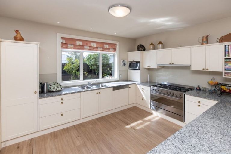 Photo of property in 17a Hamilton Avenue, Ilam, Christchurch, 8041