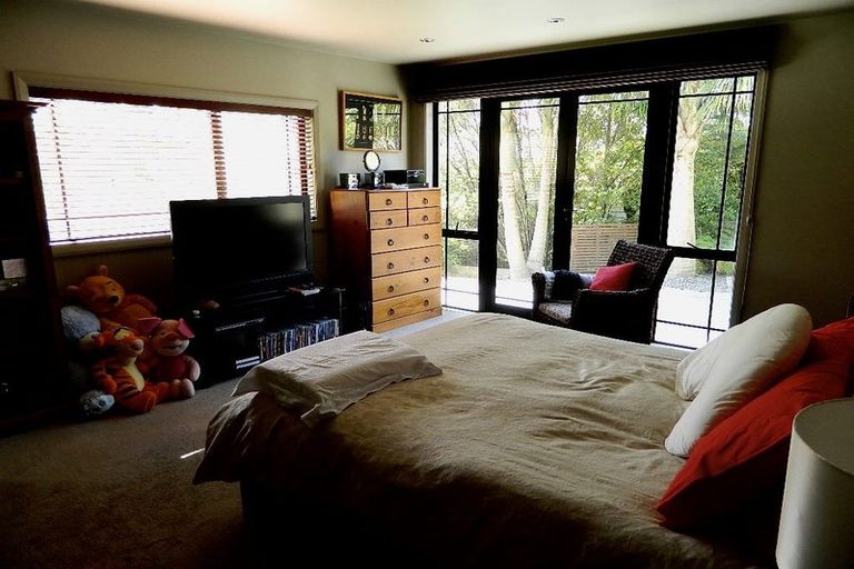 Photo of property in 27 Maritime Terrace, Birkenhead, Auckland, 0626