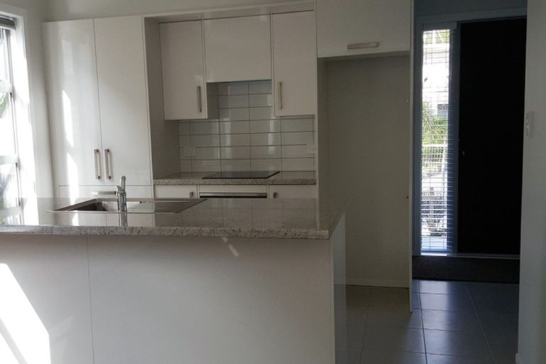 Photo of property in 27a Ranui Terrace, Tawa, Wellington, 5028