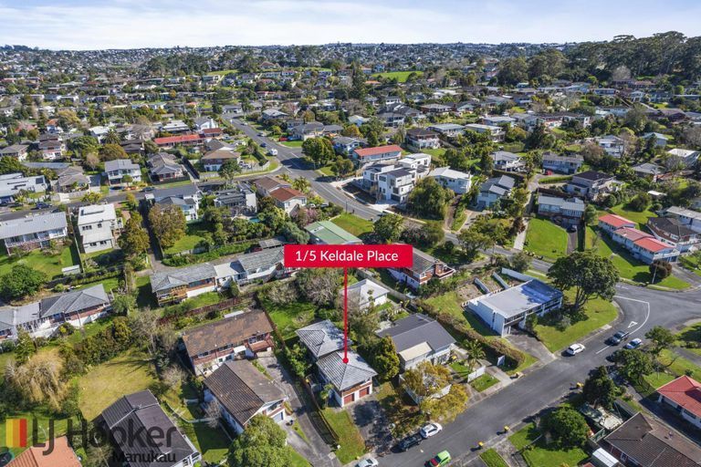 Photo of property in 1/5 Keldale Place, Forrest Hill, Auckland, 0620