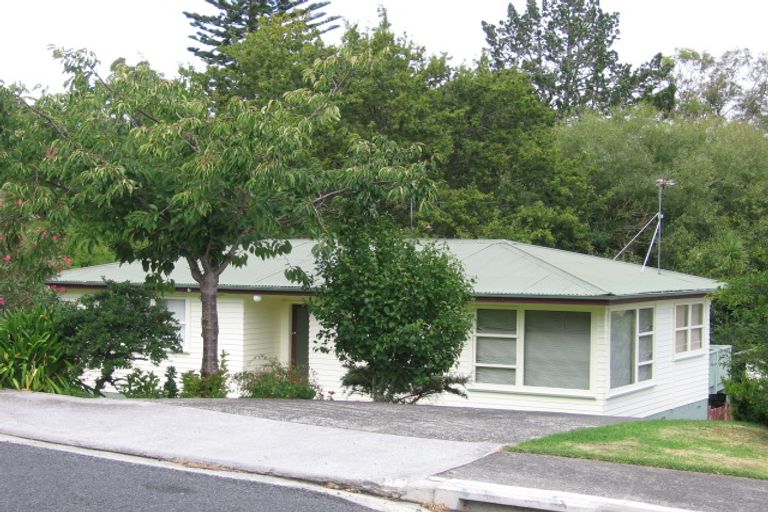 Photo of property in 132 Lancaster Road, Beach Haven, Auckland, 0626