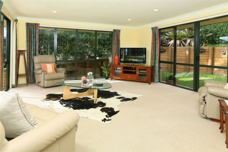 Photo of property in 1 Semillon Avenue, Henderson, Auckland, 0612