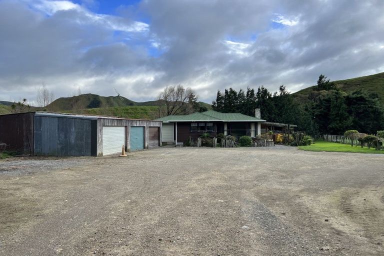 Photo of property in 2411 Coast Road, Pongaroa, 4991