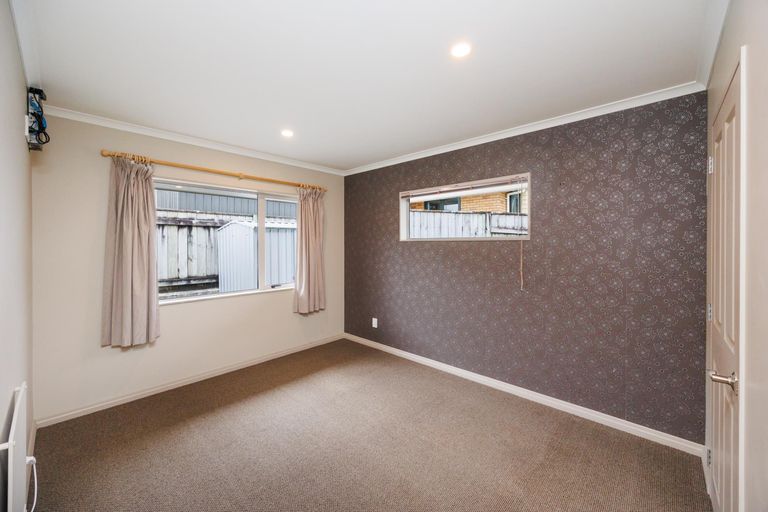Photo of property in 27 Johnstone Drive, Fitzherbert, Palmerston North, 4410