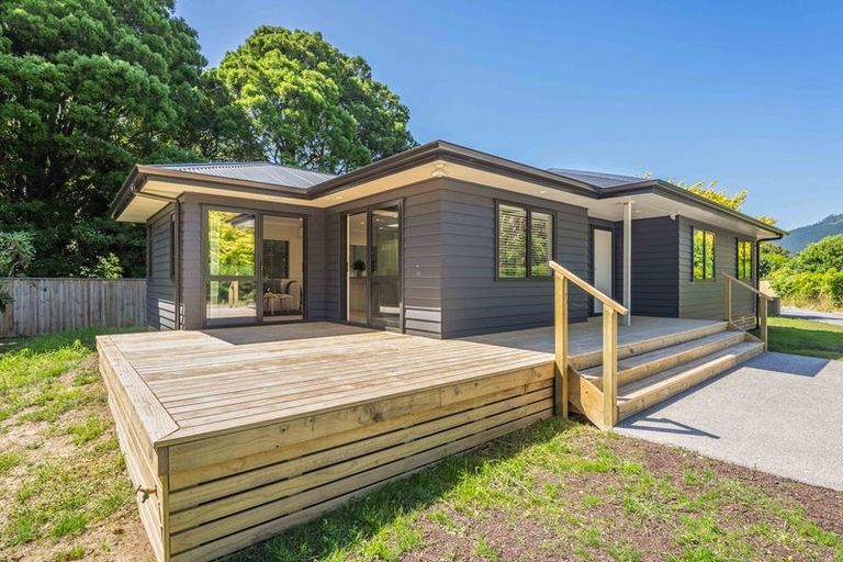 Photo of property in 62 Awanui Drive, Waikanae, 5036