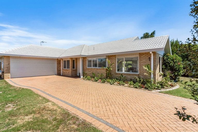 Photo of property in 67 Pacific Cove Drive, Papamoa Beach, Papamoa, 3118