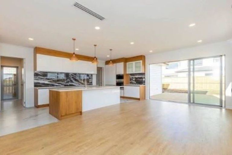 Photo of property in 24 Urney Drive, Flat Bush, Auckland, 2019