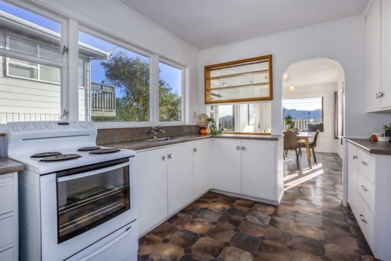 Photo of property in 40 Ernest Street, Ranui, Porirua, 5024