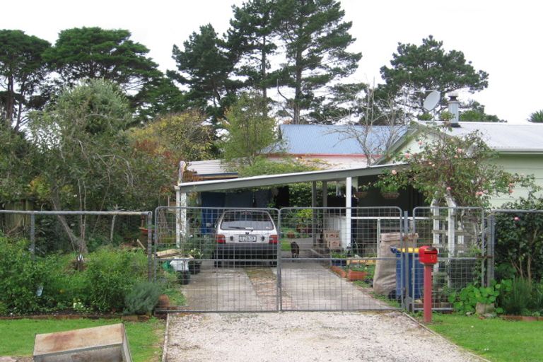 Photo of property in 17a Knox Road, Swanson, Auckland, 0612