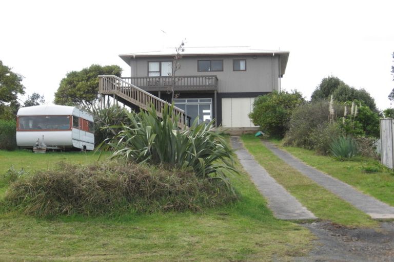 Photo of property in 130 Ocean Beach Road, Tairua, 3508