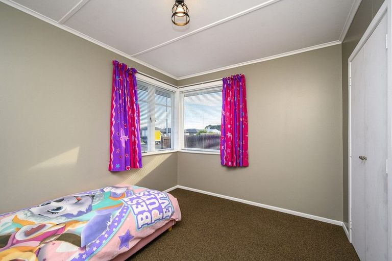 Photo of property in 73 Pohutukawa Place, Bell Block, New Plymouth, 4312