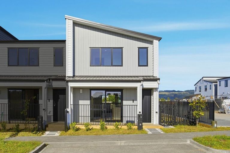 Photo of property in 4 Harikoa Way, Karaka, 2113