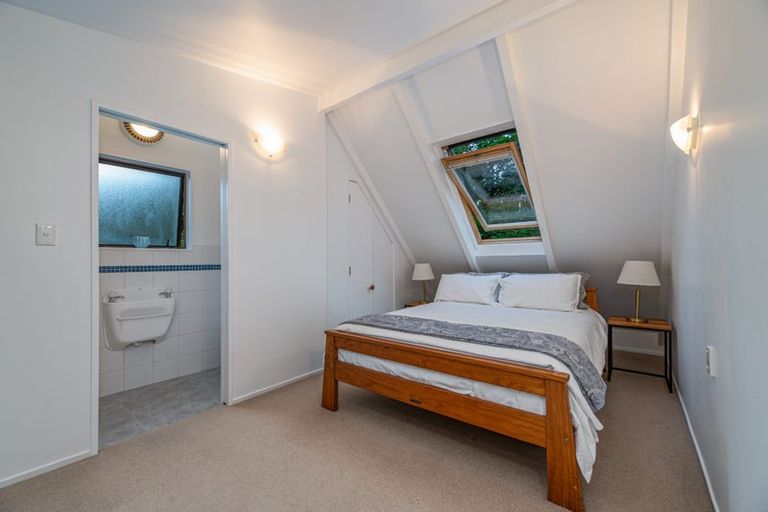 Photo of property in 576c South Titirangi Road, Titirangi, Auckland, 0604