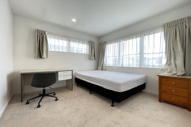 Photo of property in 36 Greenfinch Road, Hobsonville, Auckland, 0616