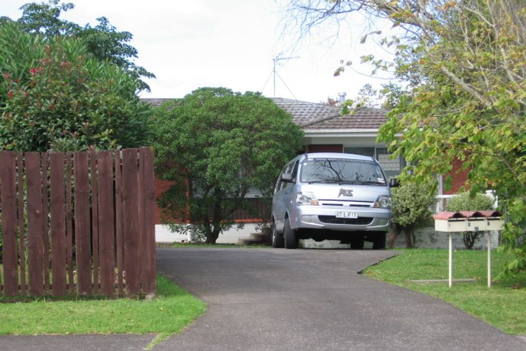 Photo of property in 1/19 Hedge Row, Sunnyhills, Auckland, 2010