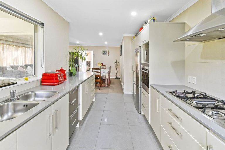 Photo of property in 29 Seresin Crescent, Flat Bush, Auckland, 2016