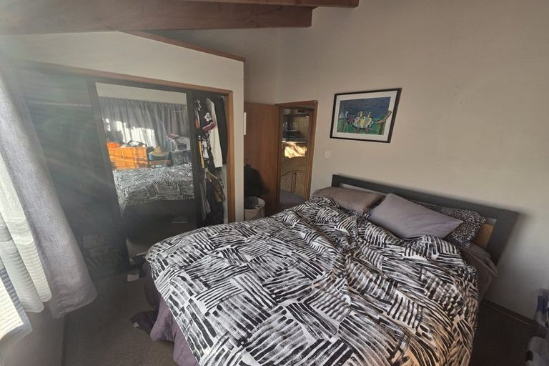 Photo of property in 8 Churchouse Road, Greenhithe, Auckland, 0632