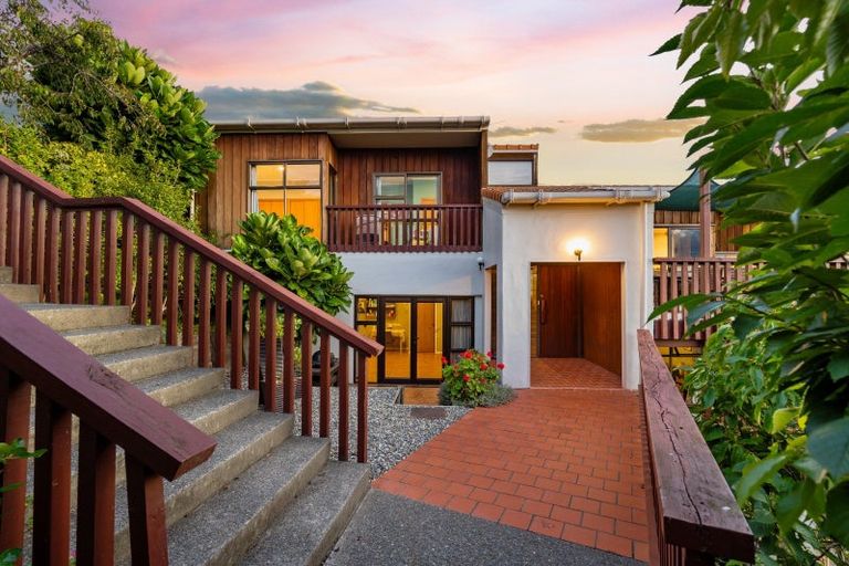 Photo of property in 12a Cobden Crescent, Bluff Hill, Napier, 4110